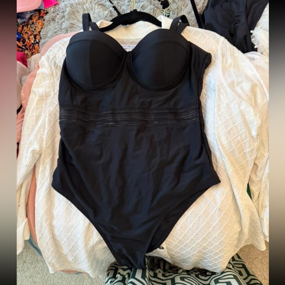 Elegant Black Women's Swimsuit